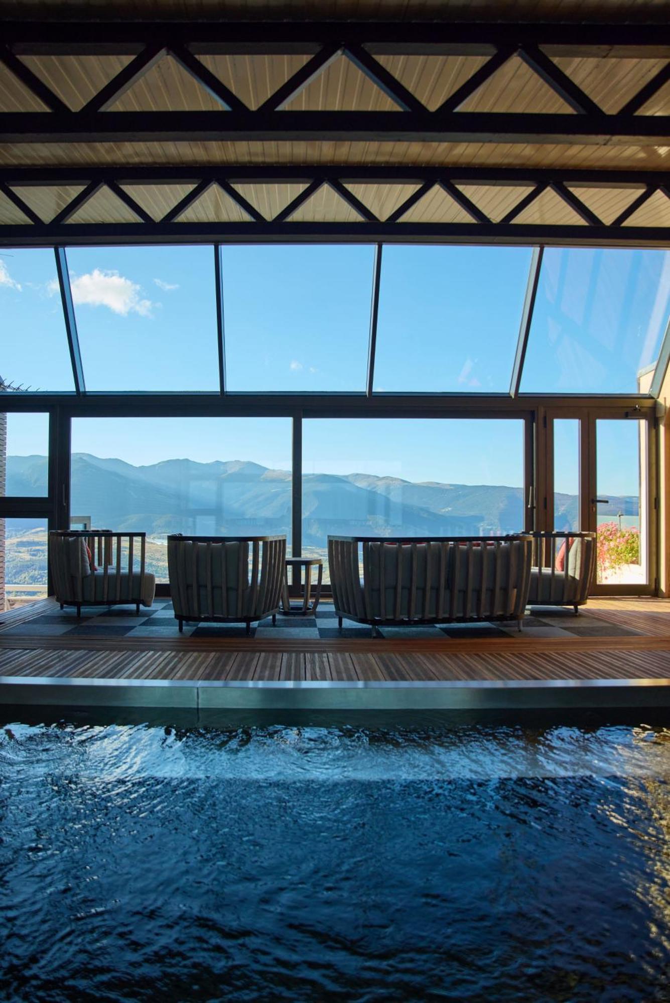 Hotel Le Grand Tetras Font-Romeu-Odeillo-Via Exterior photo
