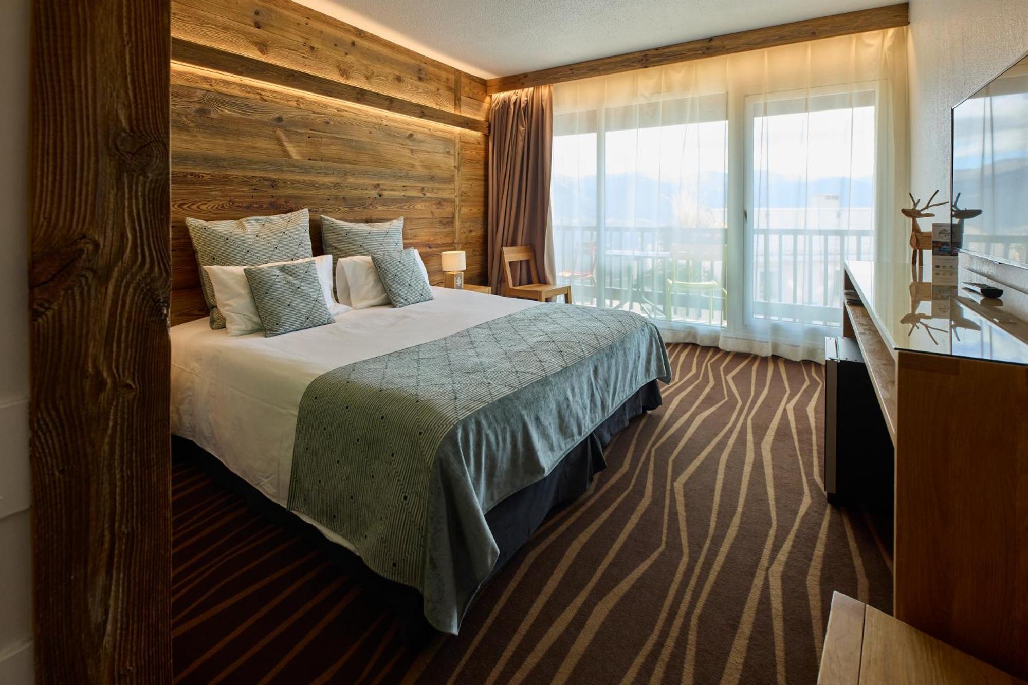 Hotel Le Grand Tetras Font-Romeu-Odeillo-Via Exterior photo