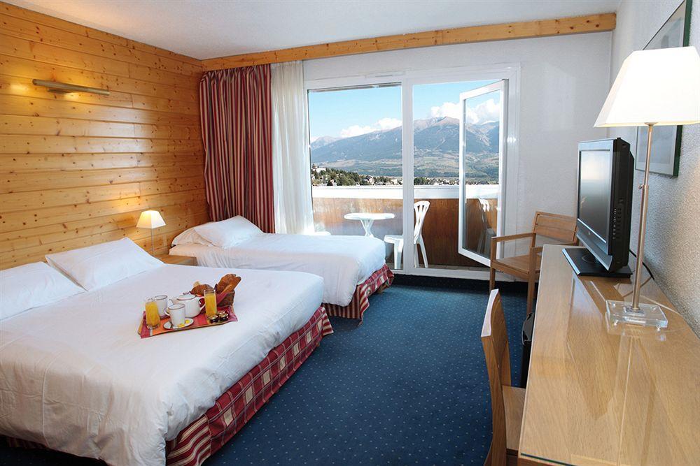 Hotel Le Grand Tetras Font-Romeu-Odeillo-Via Exterior photo