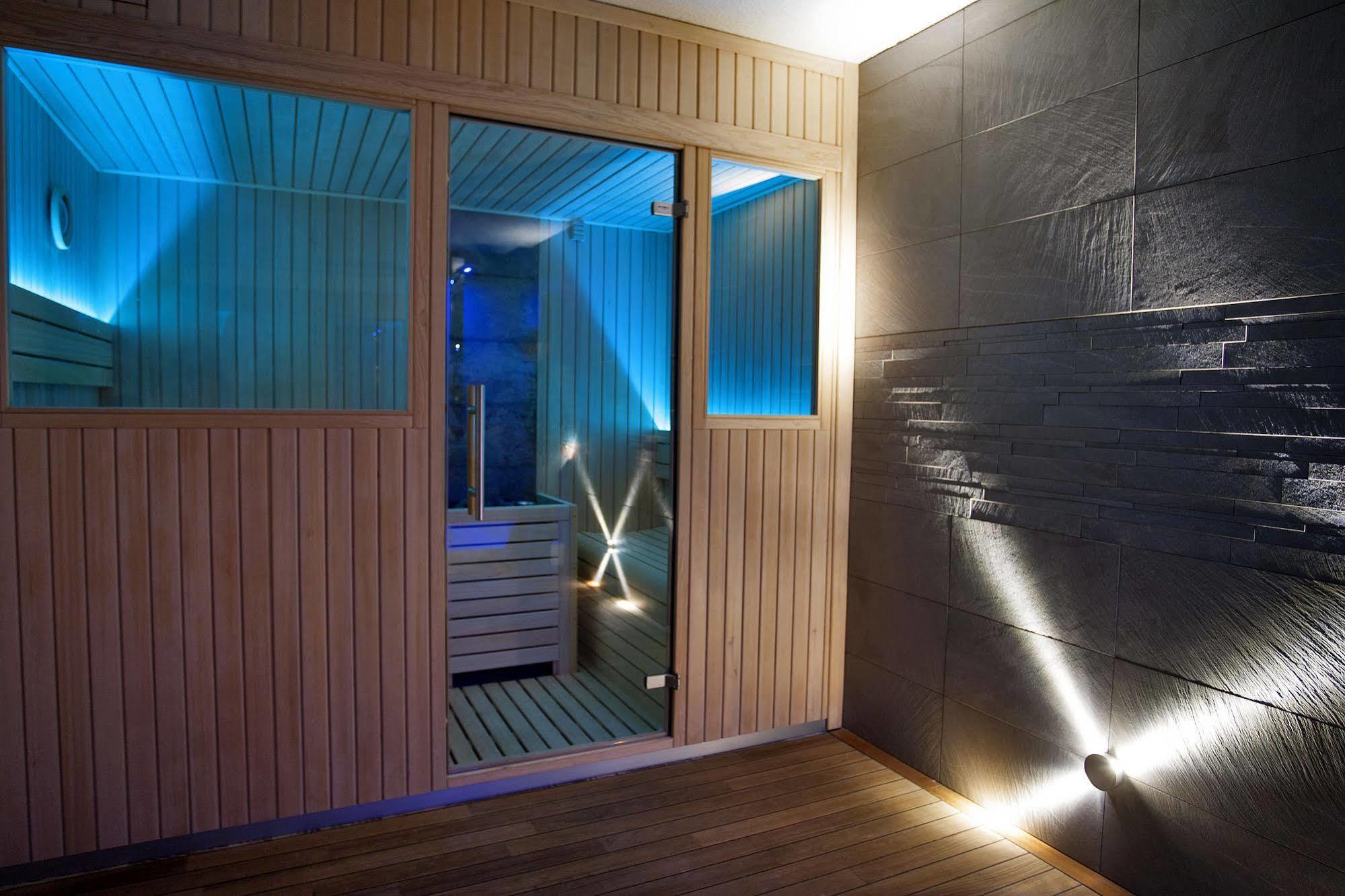 Hotel Le Grand Tetras Font-Romeu-Odeillo-Via Exterior photo