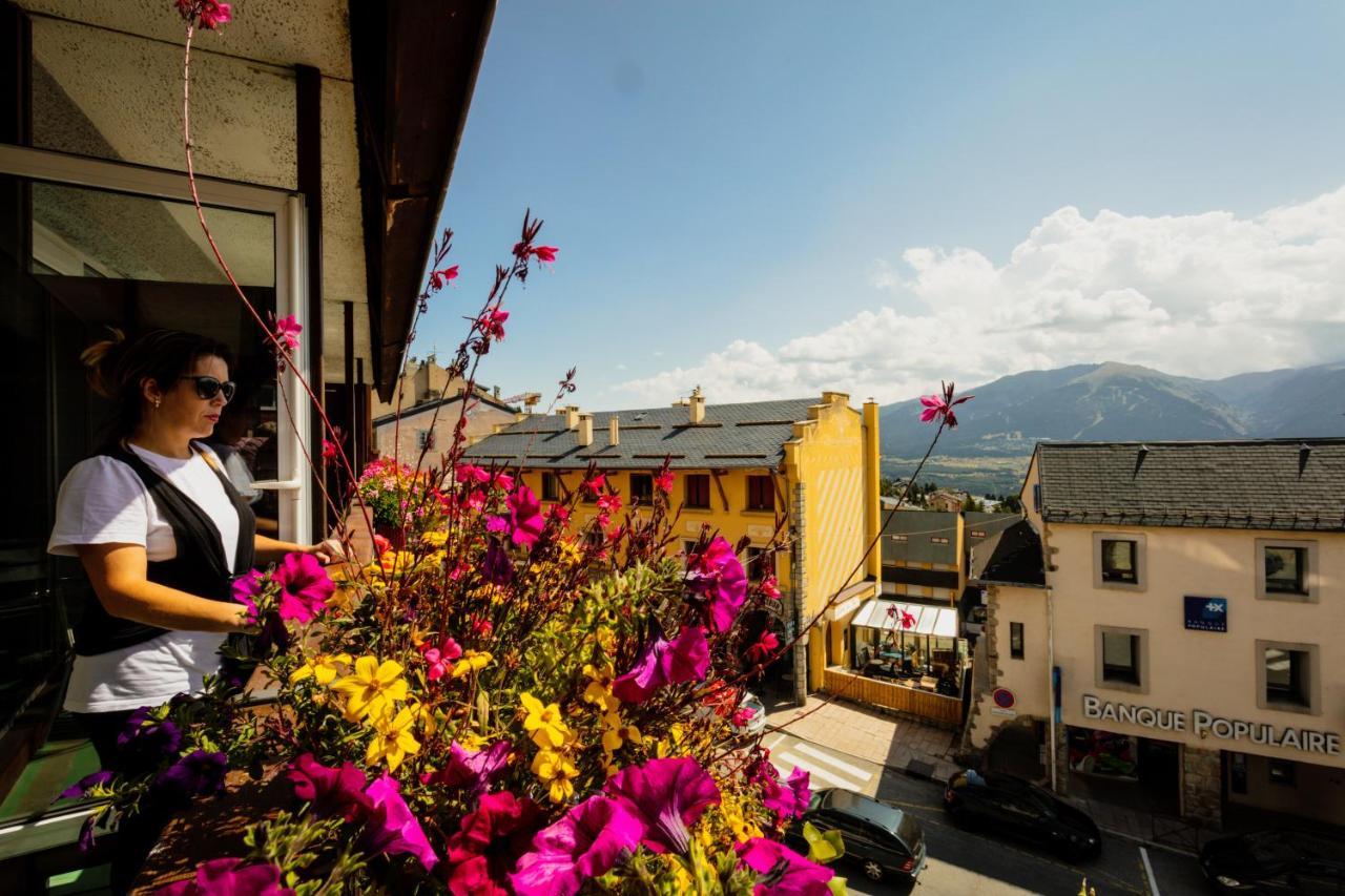 Hotel Le Grand Tetras Font-Romeu-Odeillo-Via Exterior photo